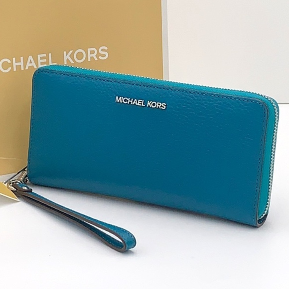 NWT MICHAEL KORS LARGE CONTINENTAL WRISTLET LAGOON COLOR